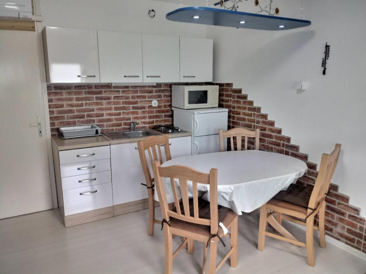 Beti Blu, Kaninska Vas Bovec Luaran gambar
